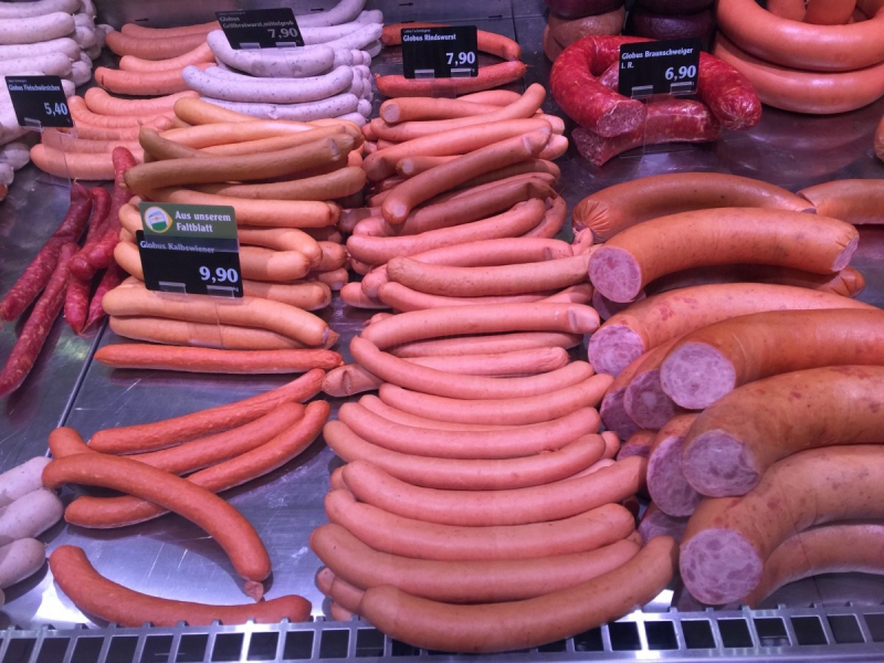 boutique-CHATEAUDOUBLE-min_sausages_meat_butchery-1069321